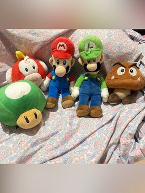 Nintendo Super Mario Brothers Mario & Luigi Plush Goomba Mushroom bundle